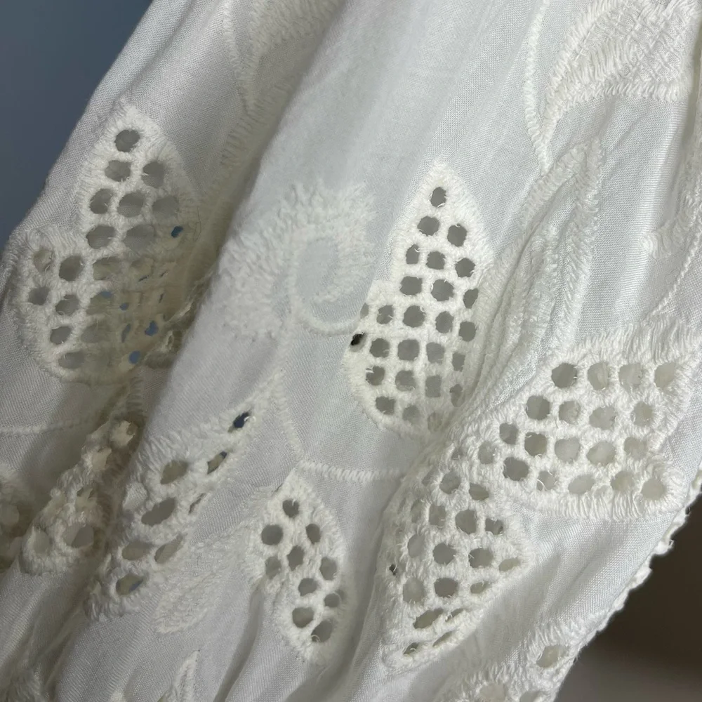Zara Cream Button Down Eyelet Puff Sleeve Blouse size medium